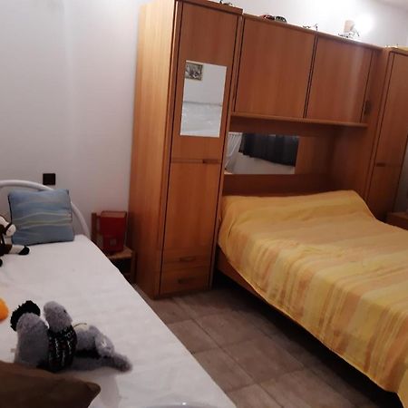 Le Calme Apartamento Viviers Exterior foto