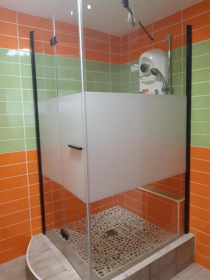 Le Calme Apartamento Viviers Exterior foto
